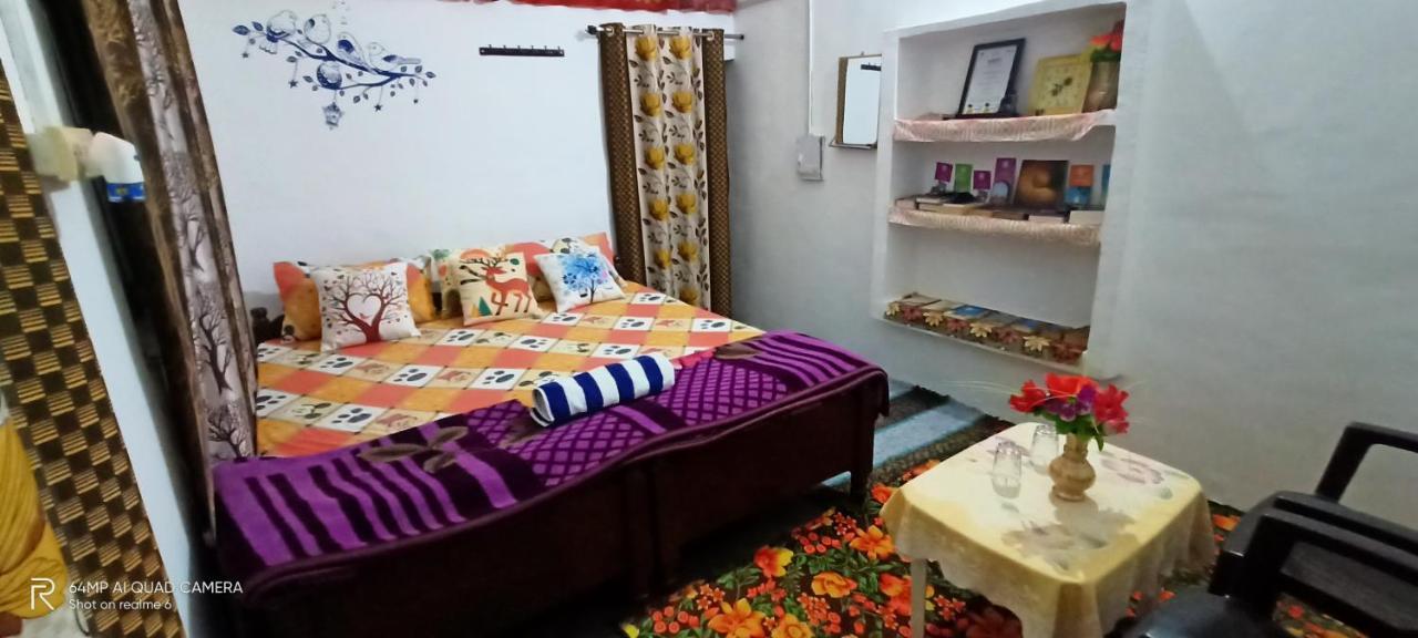 Hostel Buddha Khajurāho Kamer foto