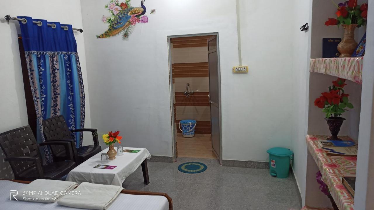 Hostel Buddha Khajurāho Buitenkant foto
