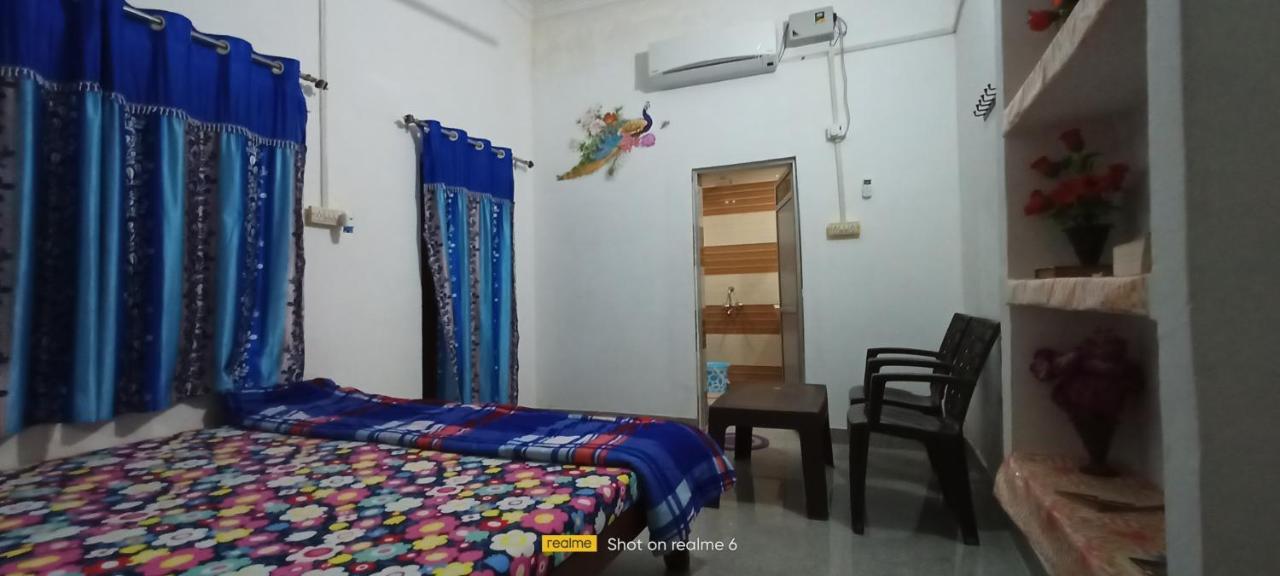 Hostel Buddha Khajurāho Kamer foto