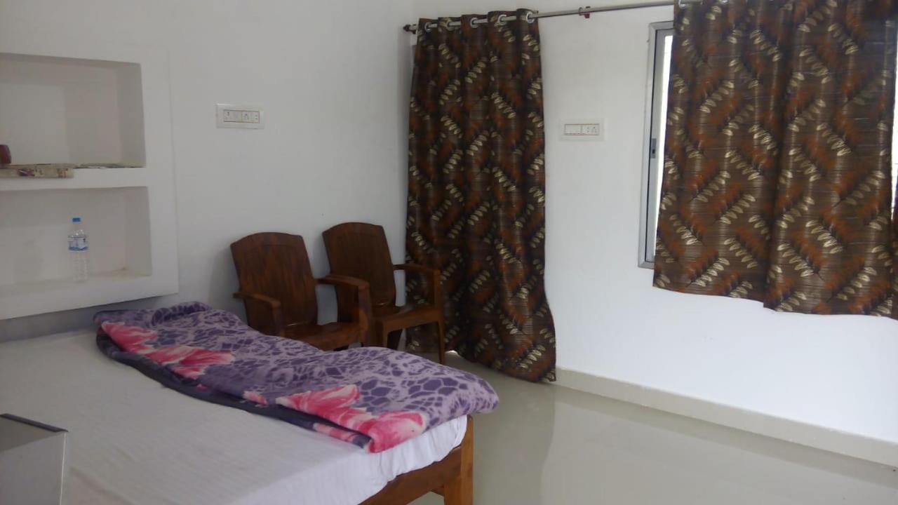 Hostel Buddha Khajurāho Kamer foto